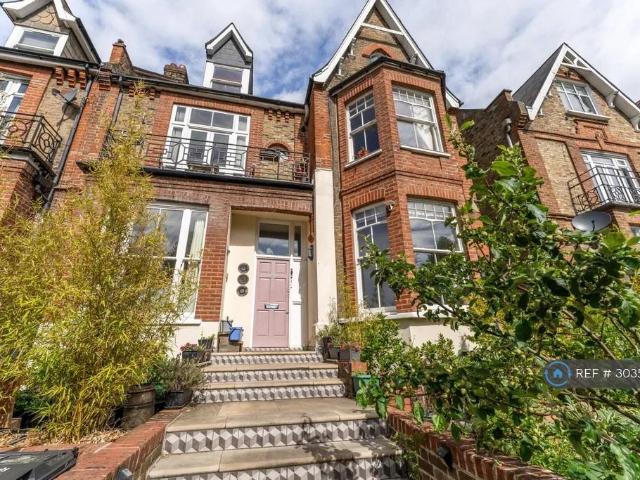 Apartment for rent in Stamford Hill, Greater London