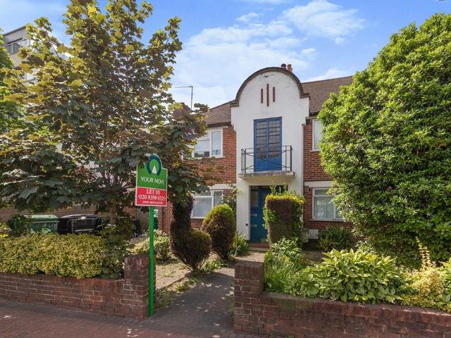 Apartment for rent in London Borough of Merton, Raynes Park