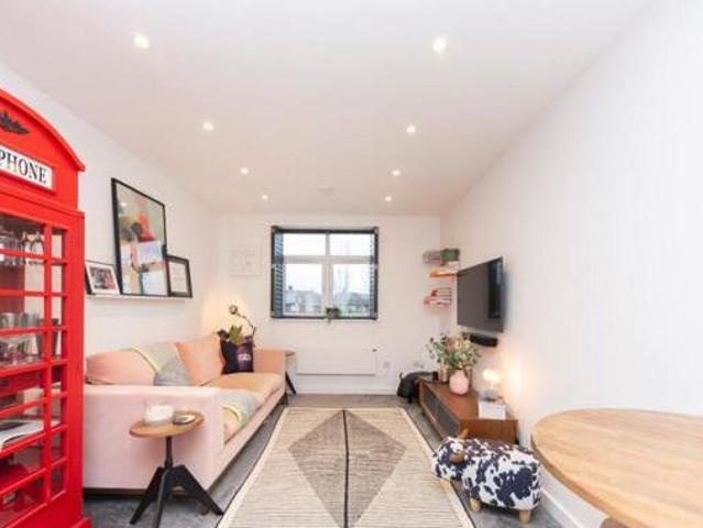 House for sale in Royal Borough of Kingston upon Thames, Greater London