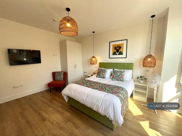 Apartment for rent in Abbey Park, Barton In Fabis