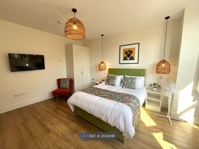 Studio for rent in Abbey Park, Barton In Fabis