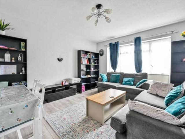Apartment for rent in Woking, Surrey