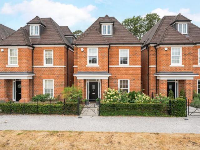 House for rent in Broadoaks Park, Woking