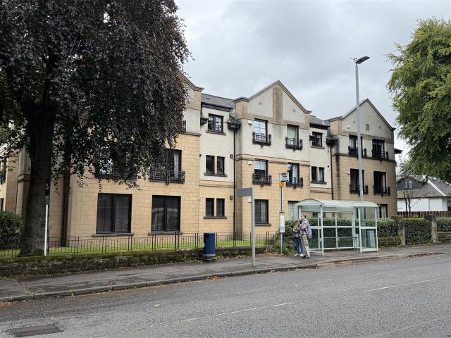 Apartment for rent in Bearsden, Scotland