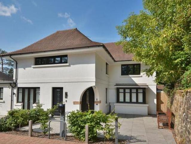 House for sale in Horsham, West Sussex