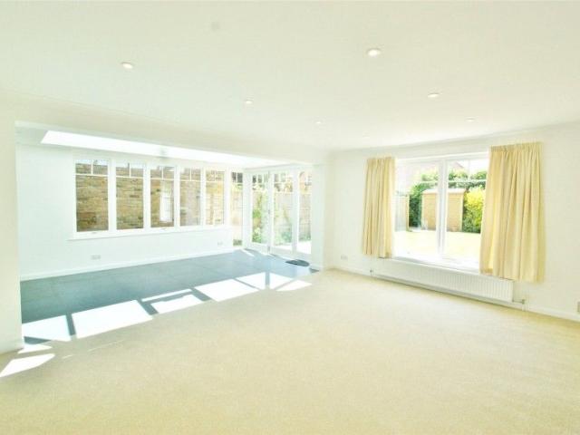 House for rent in Denham, Gerrards Cross and Chalfonts Community Board, Gerrards Cross