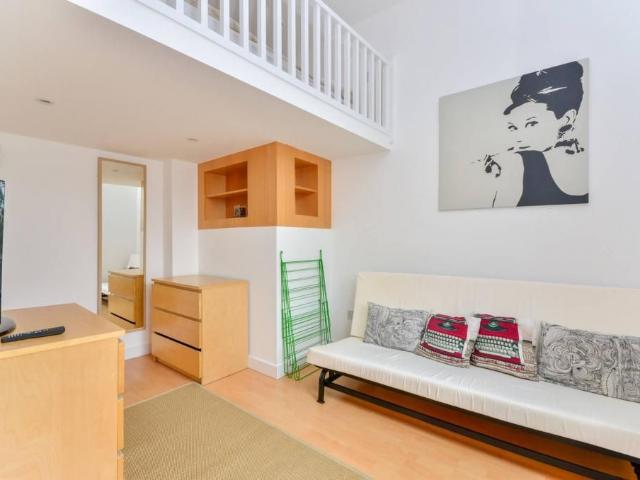 Studio for rent in Earl's Court, Greater London