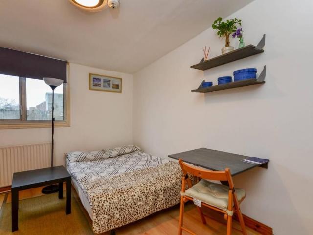 Studio for rent in Earl's Court, Greater London