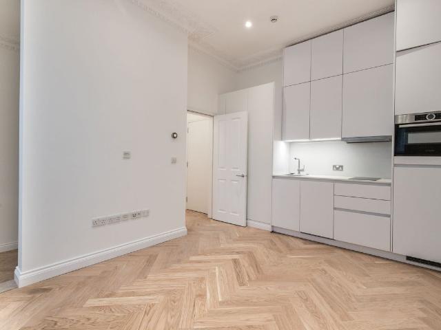 Studio for rent in Earl's Court, Greater London