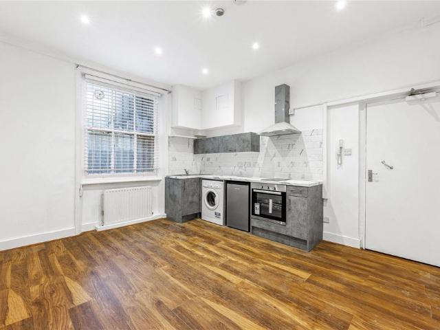 Apartment for rent in Earl's Court, Greater London