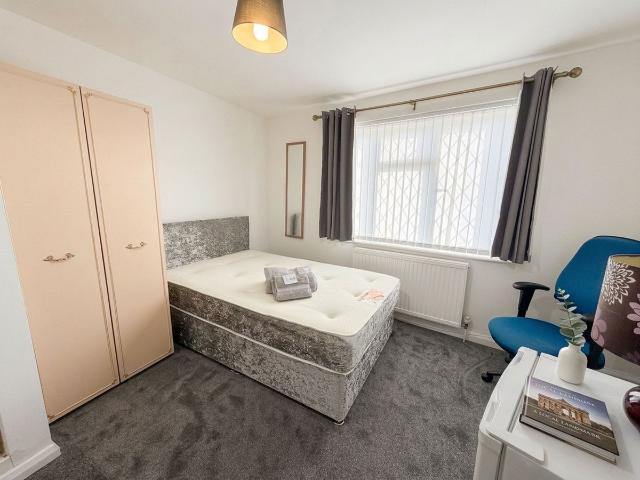 Studio for rent in Gould's Green, Greater London