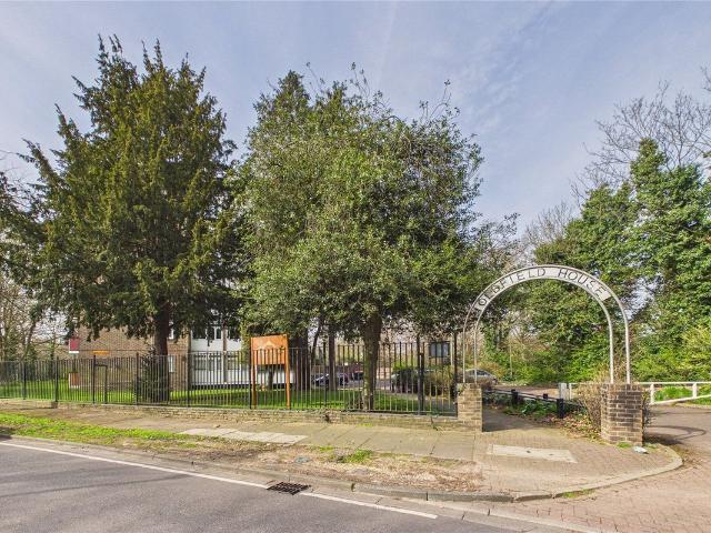 Apartment for rent in Furzedown, Greater London