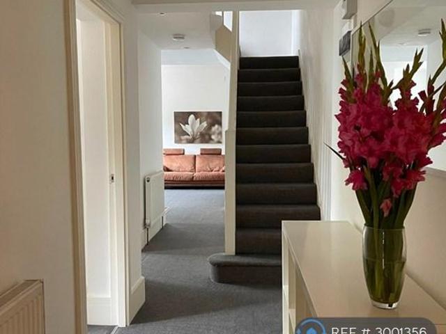 House for rent in Furzedown, Greater London