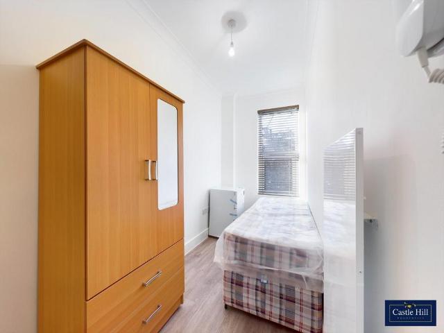 House for rent in London Borough of Ealing, Hanwell