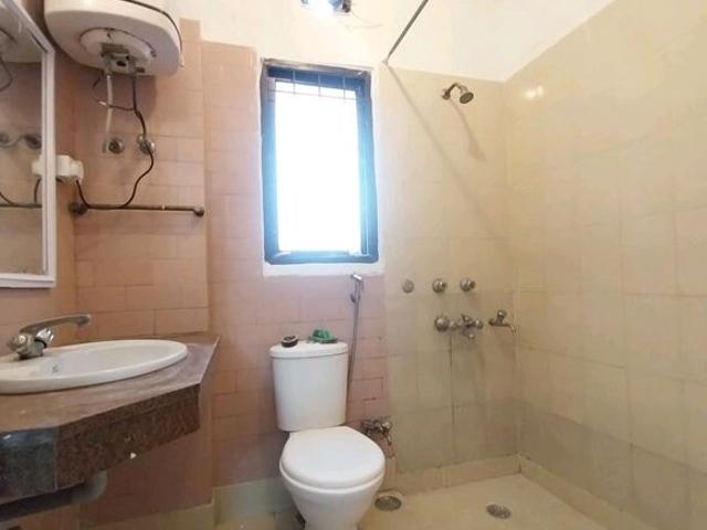 Property for rent in Deri