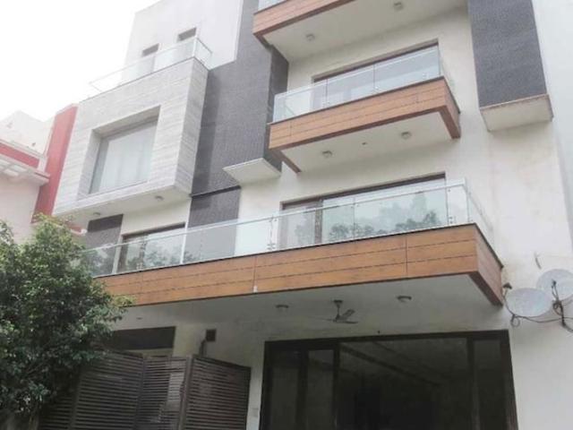 Villa for rent in Deri