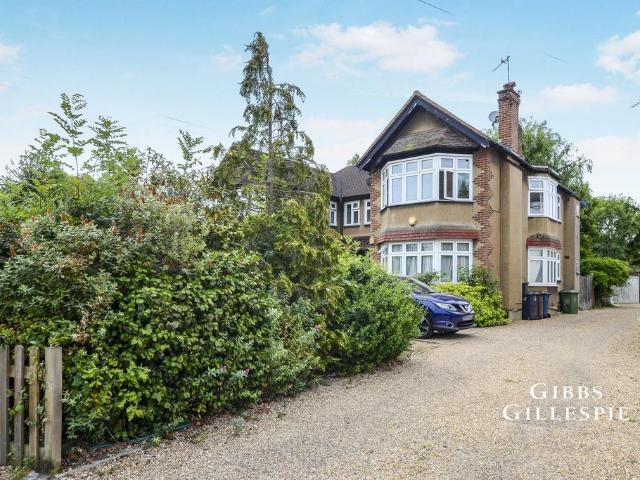 House for rent in Pinner, Greater London