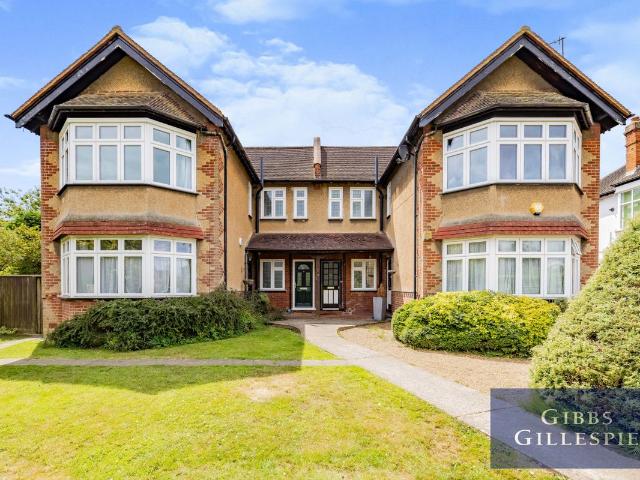 Apartment for rent in Pinner, Greater London