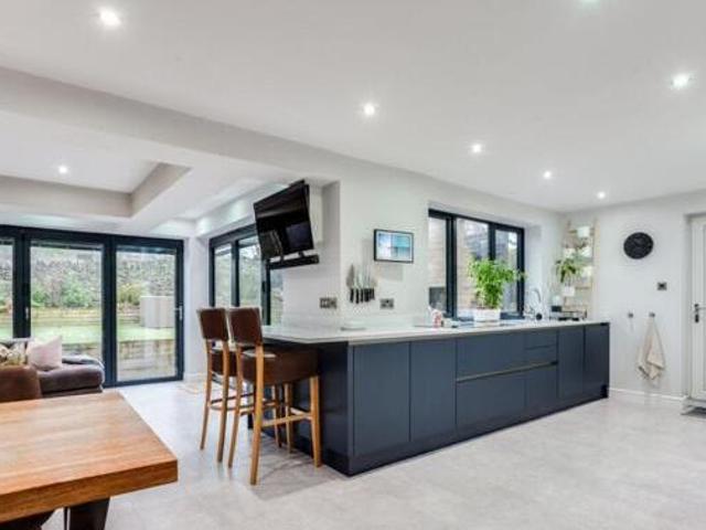 House for sale in Cleckheaton, West Yorkshire