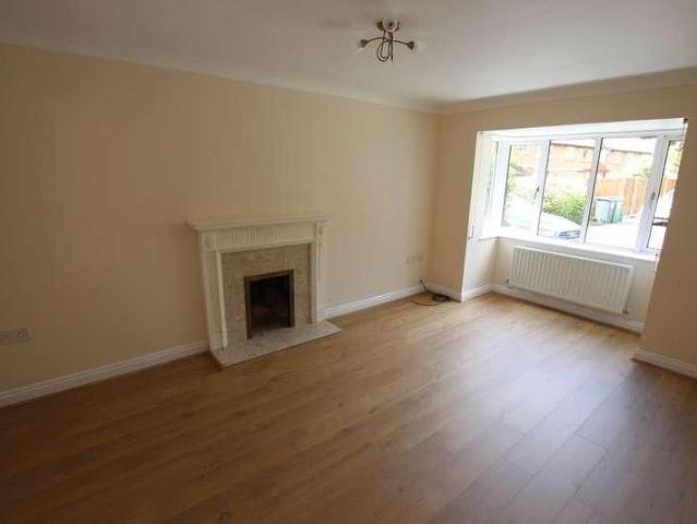 House for rent in West End, Surrey Heath