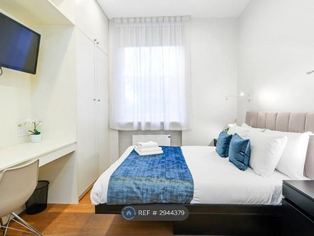 Studio for rent in Kilburn, Greater London