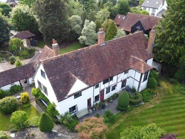 House for sale in Pinner, Greater London