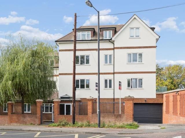 Apartment for rent in Pinner, Greater London