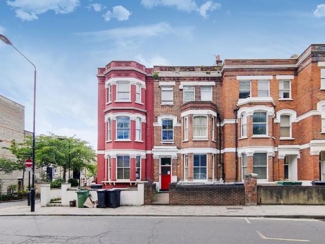 Studio for rent in Kilburn, Greater London