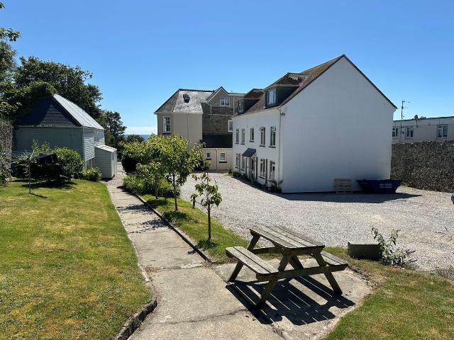 Apartment for rent in Marazion