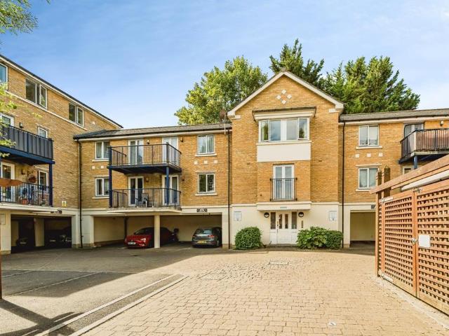 Apartment for rent in High Wycombe Community Board, High Wycombe