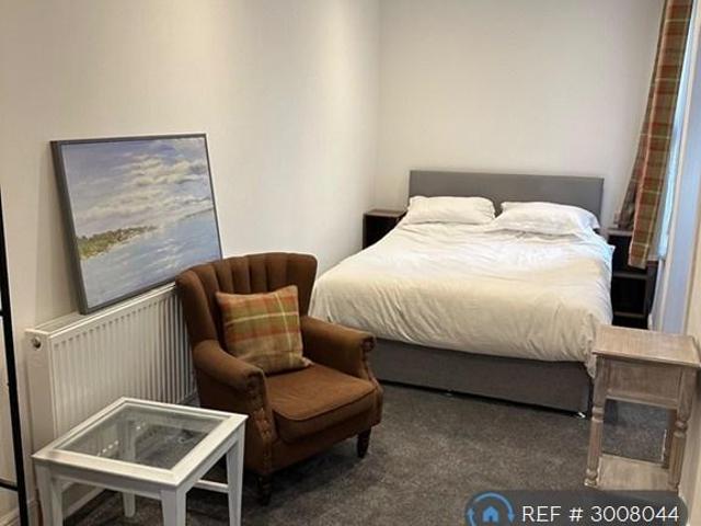 Apartment for rent in West End, Bare