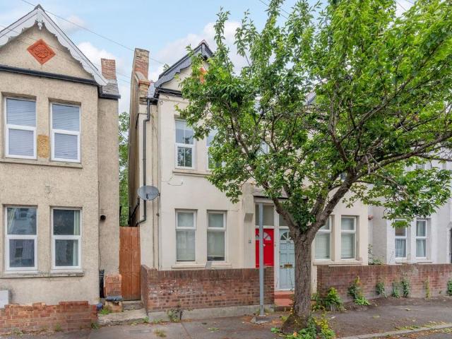 Apartment for rent in London Borough of Merton, Greater London