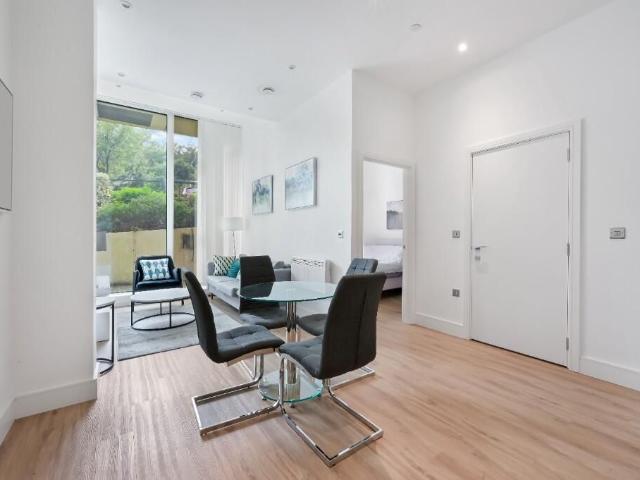 Apartment for rent in Brentham Garden Suburb, Greater London