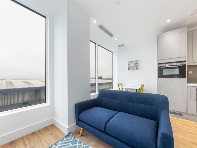 Studio for rent in London Borough of Ealing, Park Royal