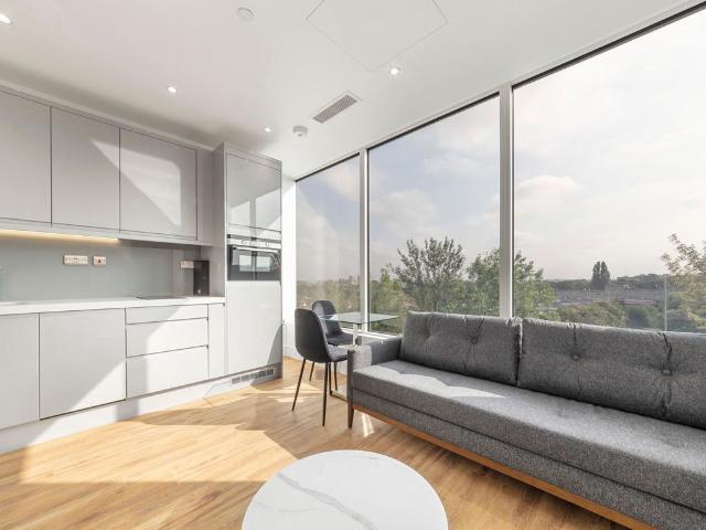Studio for rent in London Borough of Ealing, Park Royal