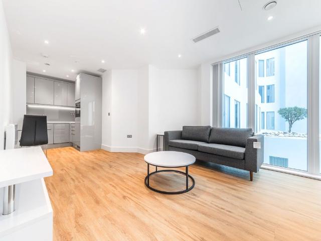 Studio for rent in London Borough of Ealing, Park Royal