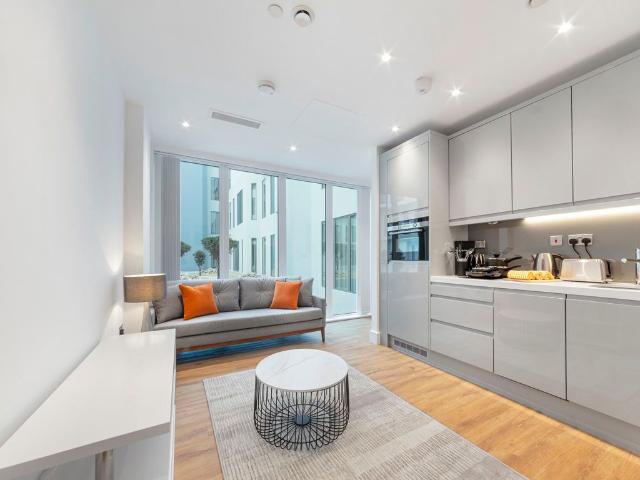 Studio for rent in London Borough of Ealing, Park Royal