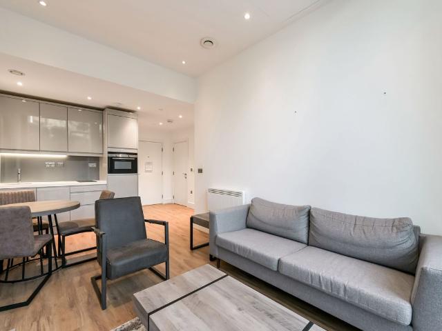 Apartment for rent in Brentham Garden Suburb, Greater London