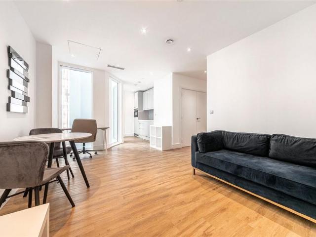 Apartment for rent in London Borough of Ealing, Park Royal