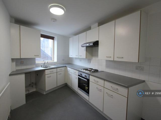 Apartment for rent in Duckett's Green, Greater London