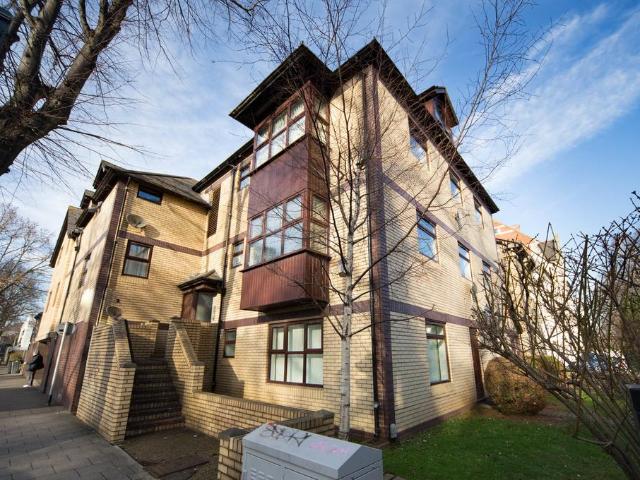 Apartment for rent in Plasnewydd, Falcon Lodge