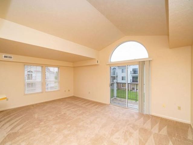 Apartment for rent in Elkhorn
