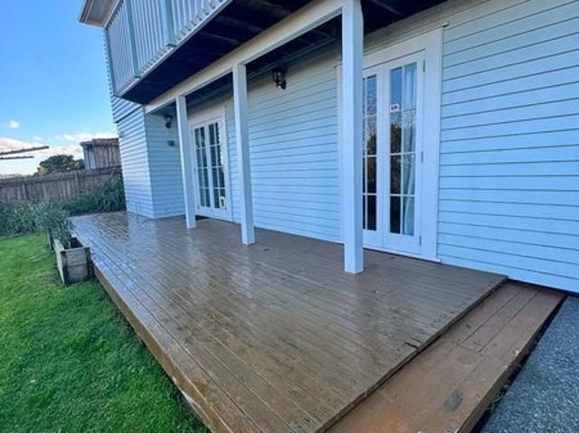 House for rent in Oratia