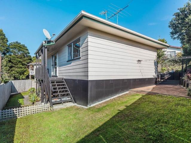 House for rent in Henderson-Massey, Rapanui