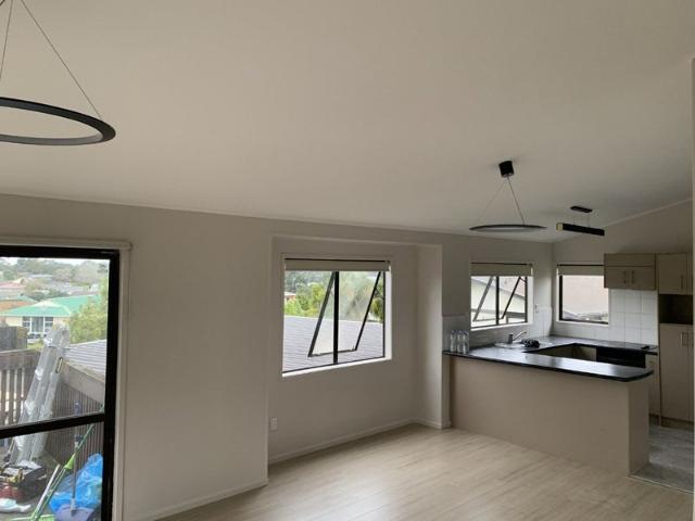 House for rent in Oratia