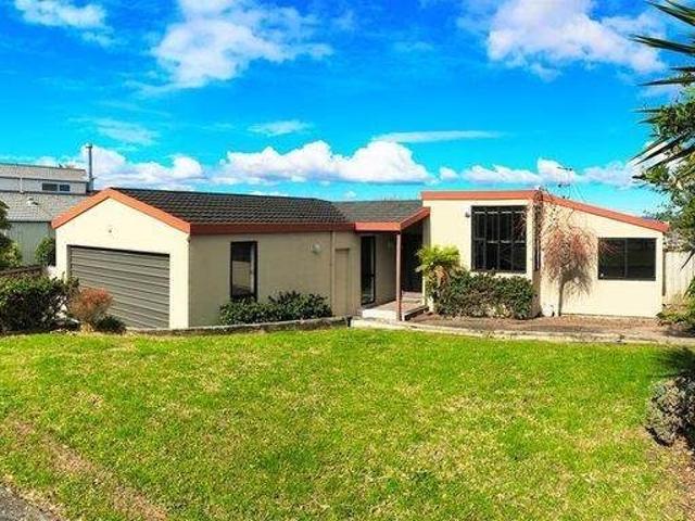 House for rent in Oratia