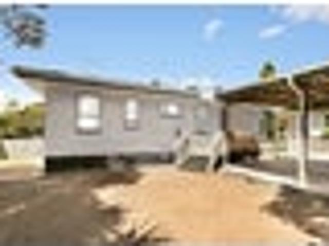 House for rent in Henderson-Massey, Rapanui