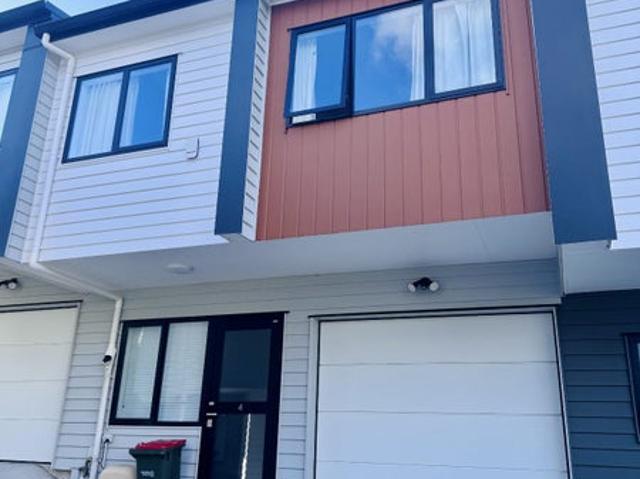 House for rent in Oratia