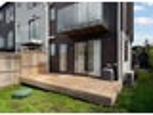 Townhouse for rent in Paremoremo