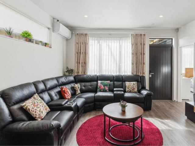 House for rent in Oratia